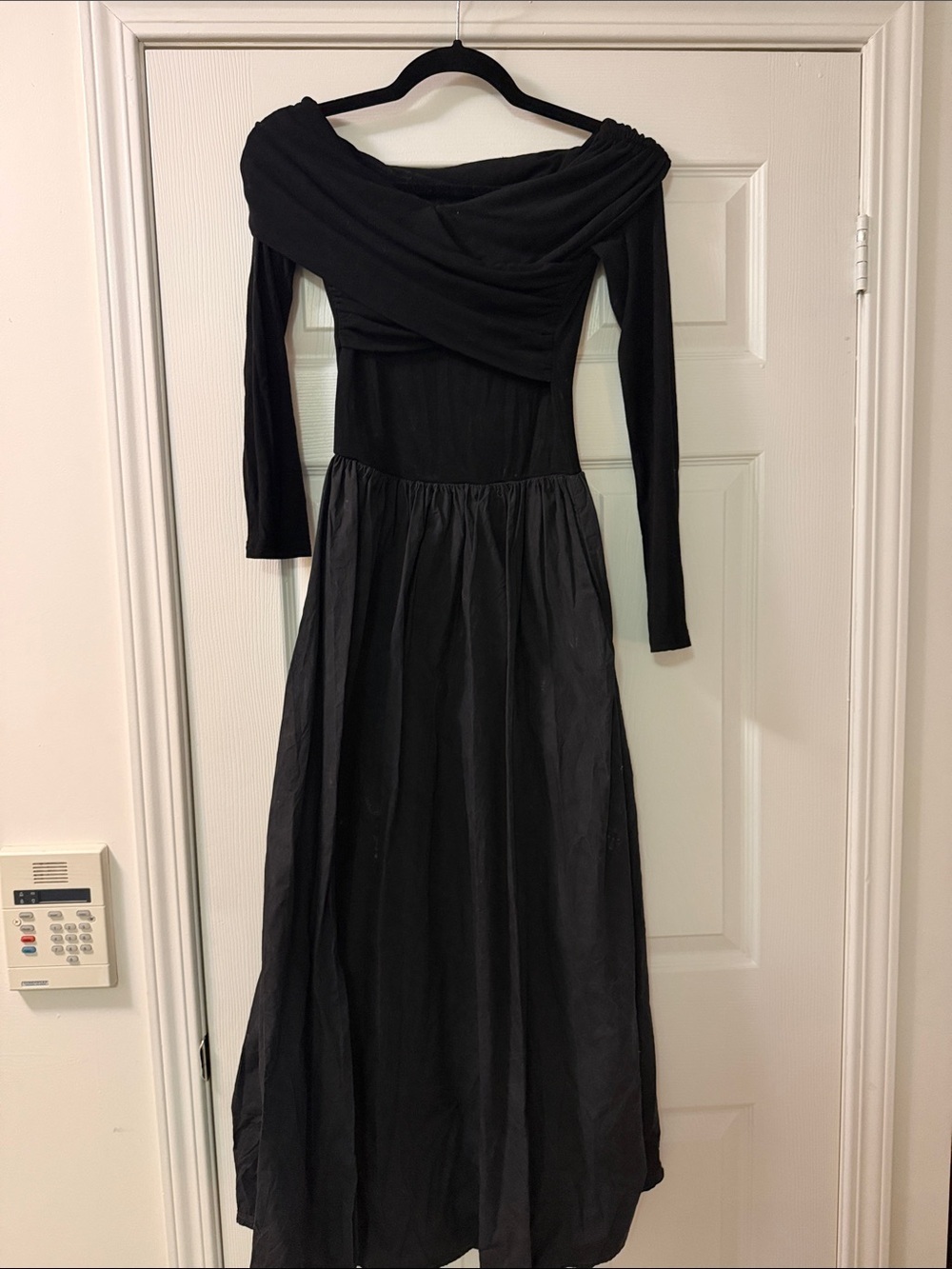 Commense Black Off-Shoulder Long Sleeve Maxi Dress
